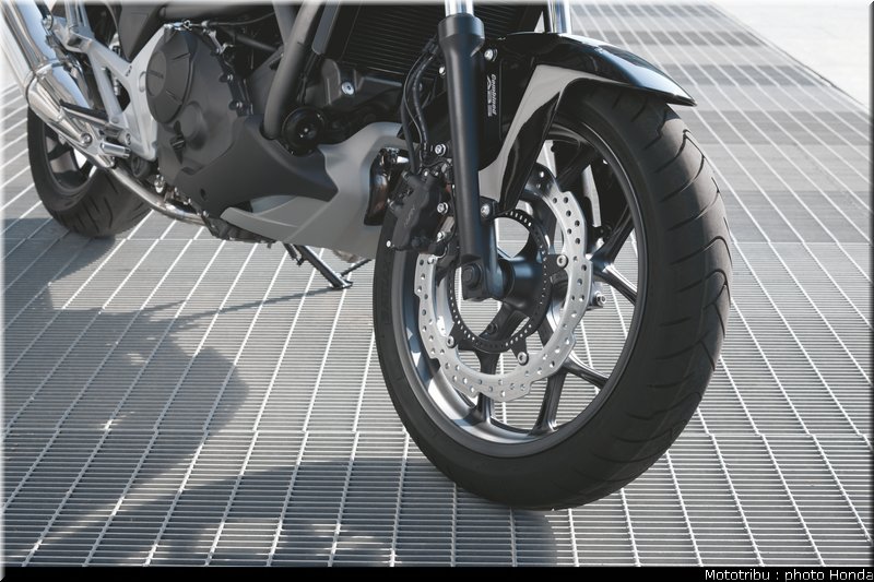 honda_2012_nc_700s_015