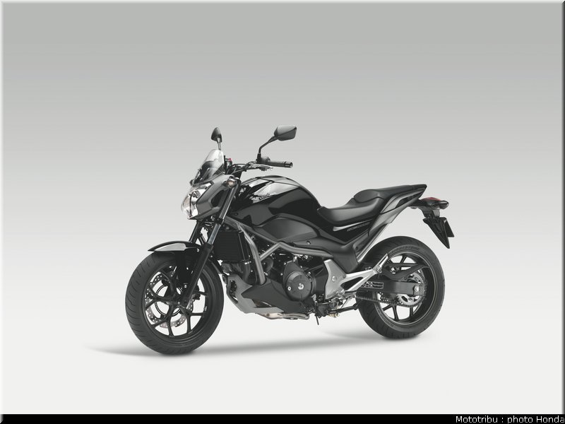 honda_2012_nc_700s_020
