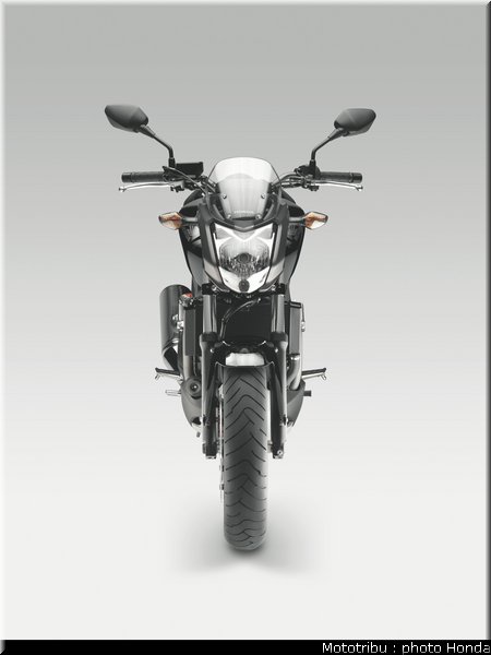 honda_2012_nc_700s_023