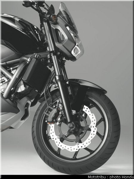 honda_2012_nc_700s_047