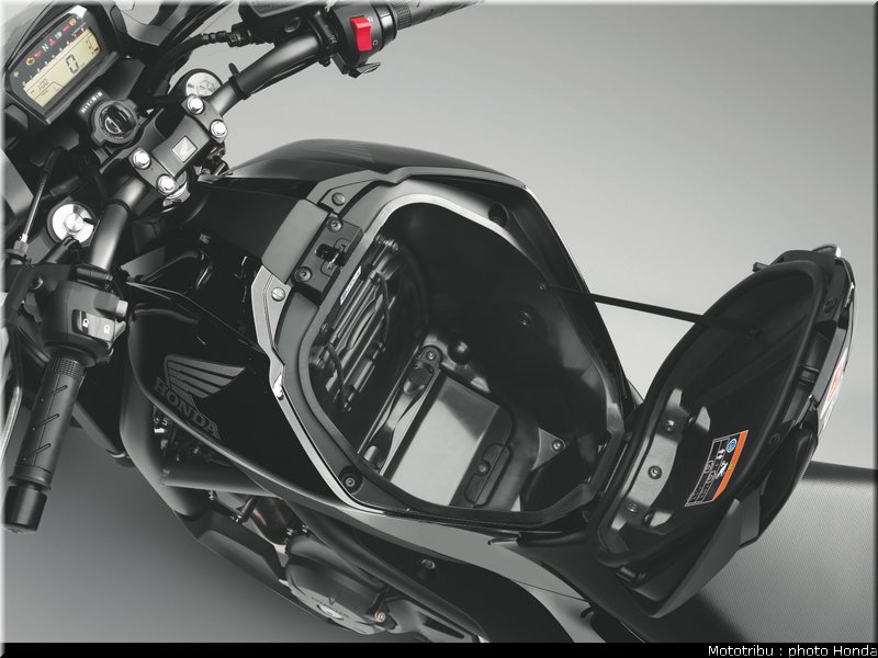 honda_2012_nc_700s_054