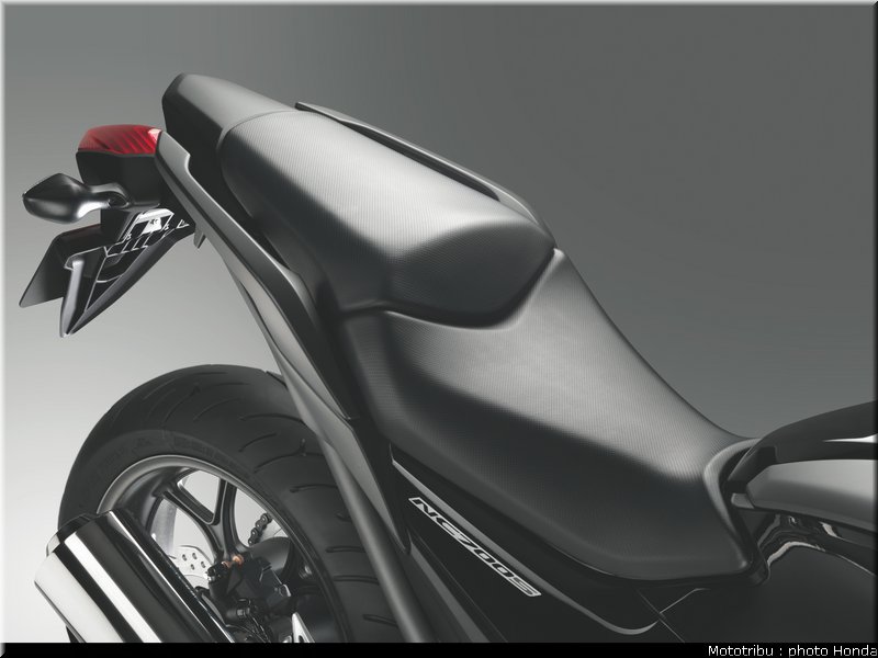 honda_2012_nc_700s_055