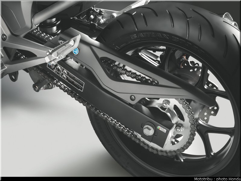 honda_2012_nc_700s_056