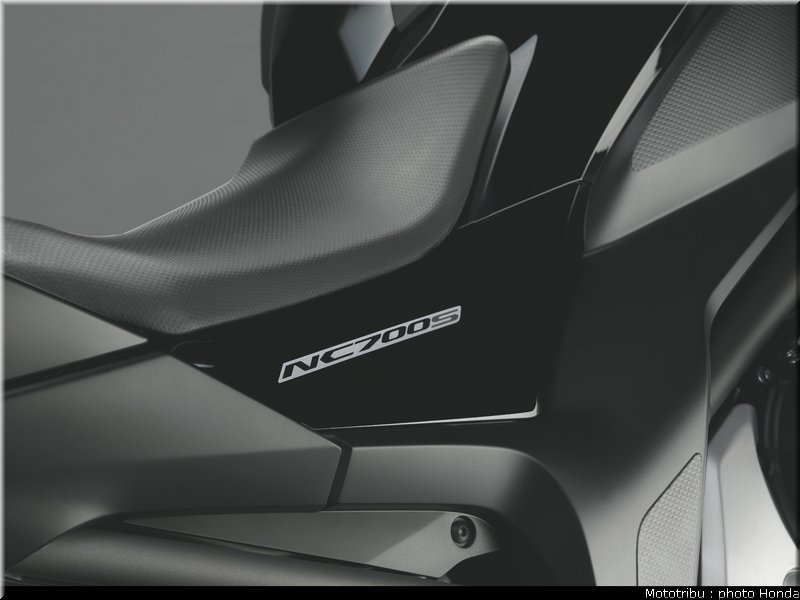 honda_2012_nc_700s_057