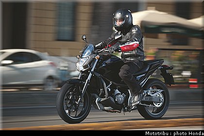honda_2012_nc_700s_002.jpg