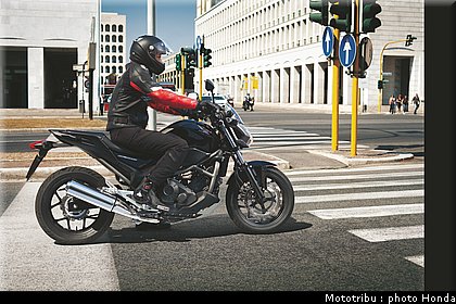 honda_2012_nc_700s_008.jpg