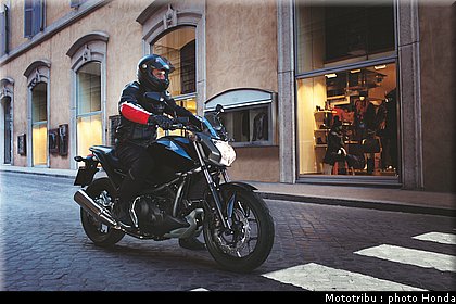 honda_2012_nc_700s_009.jpg