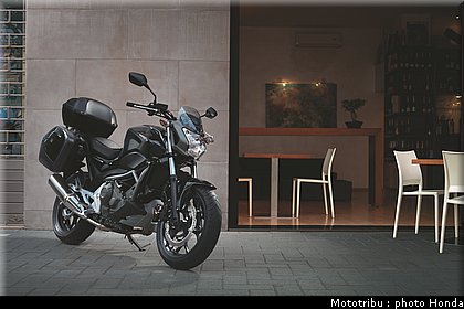 honda_2012_nc_700s_011.jpg