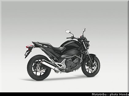 honda_2012_nc_700s_018.jpg