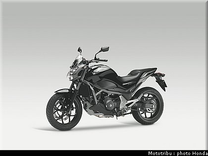 honda_2012_nc_700s_020.jpg