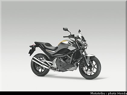 honda_2012_nc_700s_021.jpg