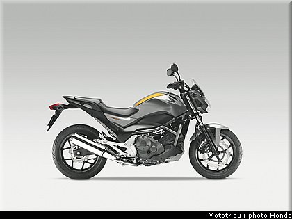 honda_2012_nc_700s_027.jpg