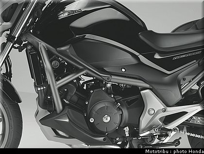 honda_2012_nc_700s_032.jpg