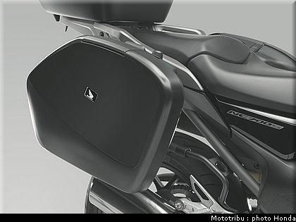 honda_2012_nc_700s_037.jpg