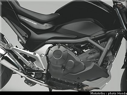 honda_2012_nc_700s_049.jpg