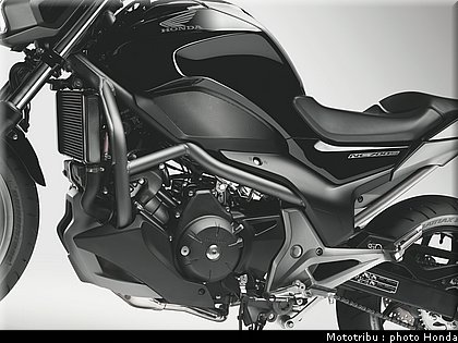 honda_2012_nc_700s_050.jpg