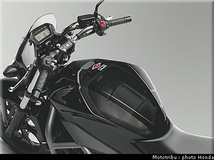 honda_2012_nc_700s_053.jpg