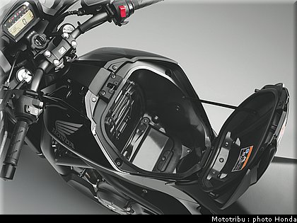 honda_2012_nc_700s_054.jpg