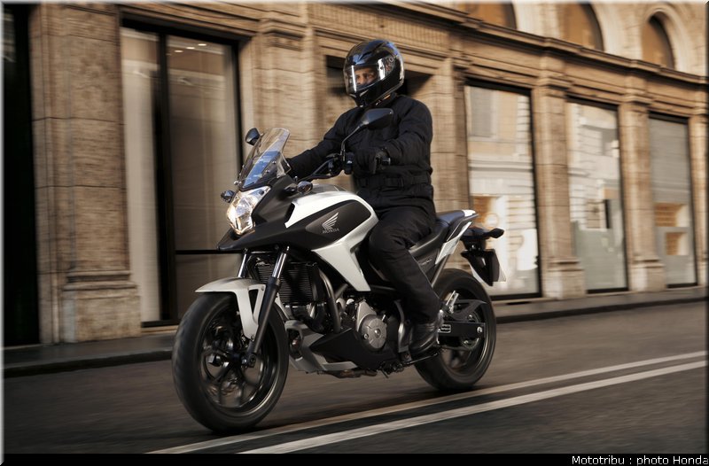 honda_2012_nc_700x_0006
