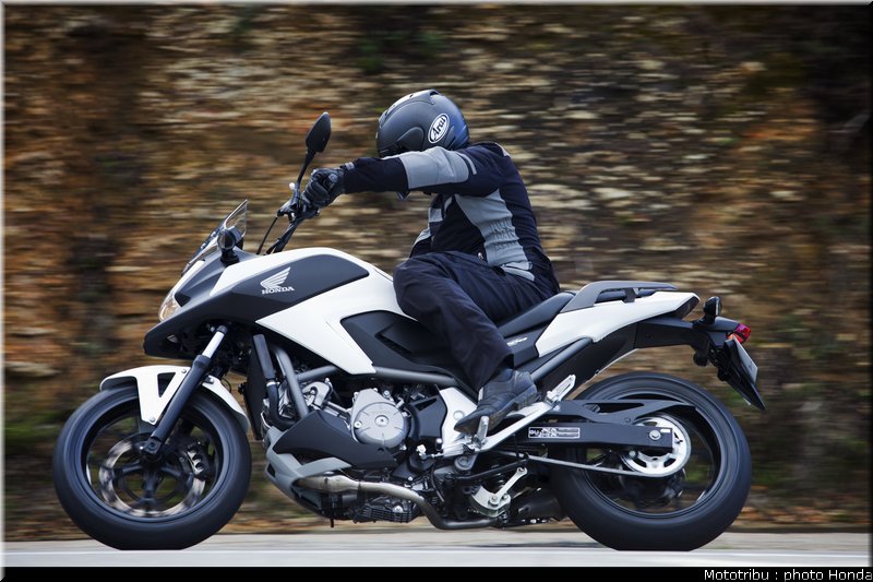 honda_2012_nc_700x_0008