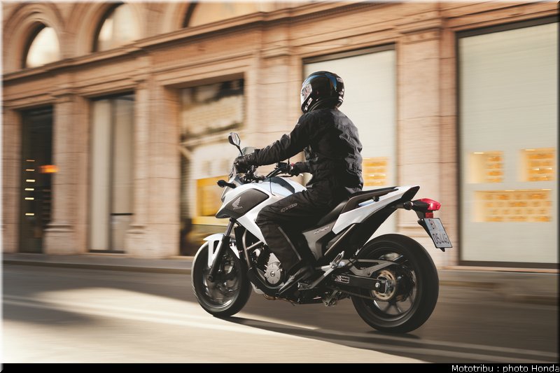 honda_2012_nc_700x_0009