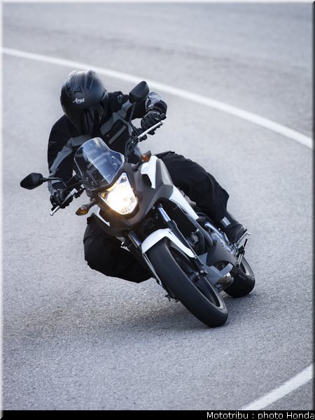 honda_2012_nc_700x_0011