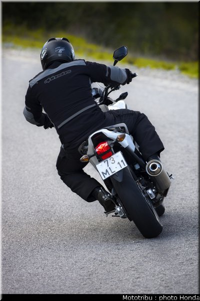 honda_2012_nc_700x_0012