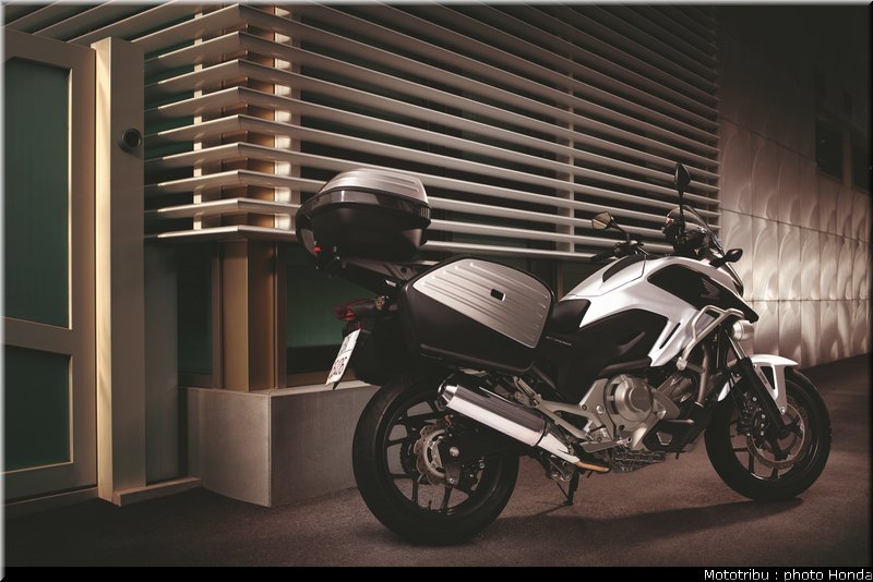 honda_2012_nc_700x_0021