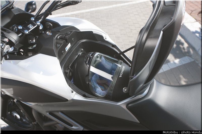 honda_2012_nc_700x_0026