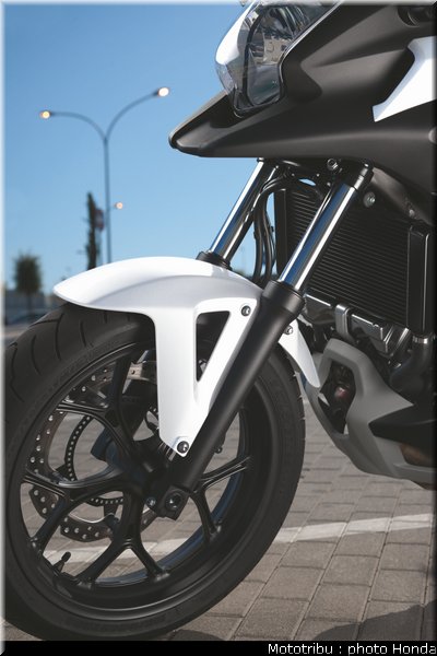 honda_2012_nc_700x_0027