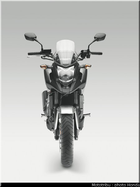 honda_2012_nc_700x_0028