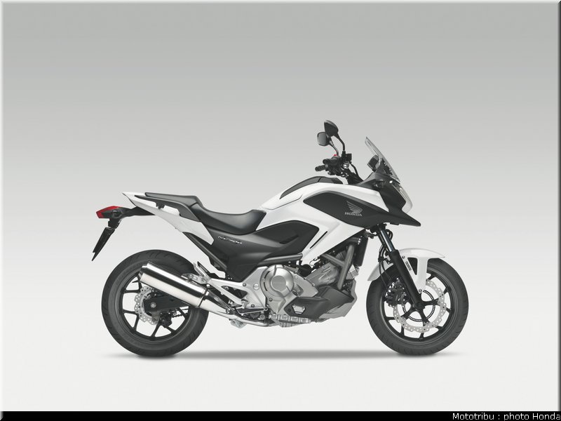 honda_2012_nc_700x_0036
