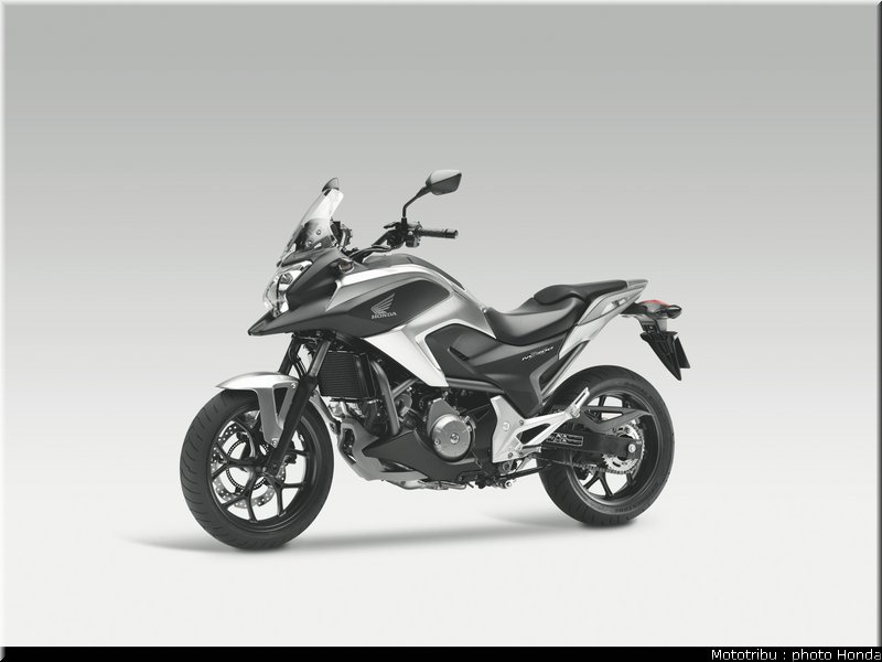 honda_2012_nc_700x_0040