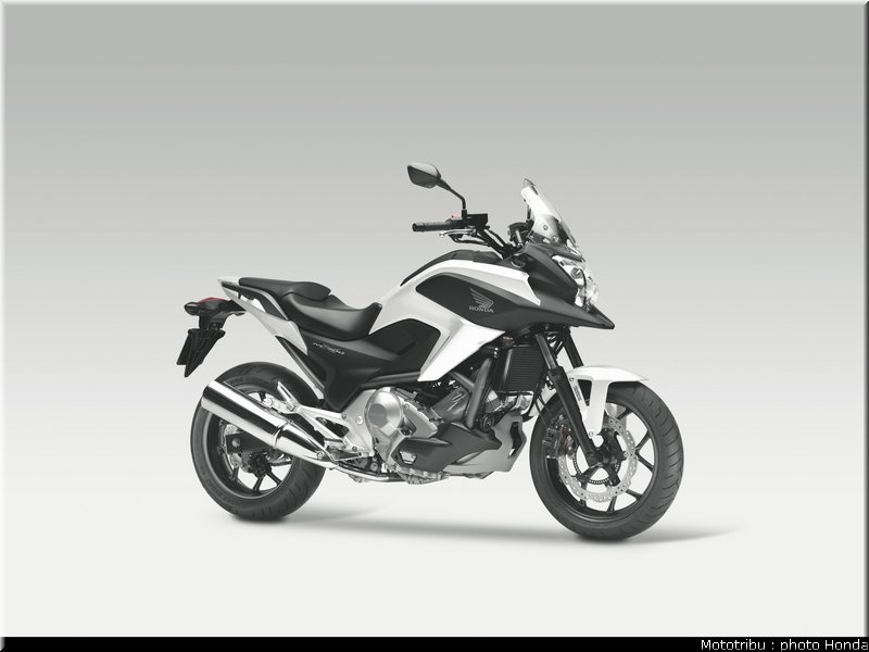 honda_2012_nc_700x_0044