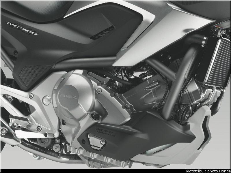 honda_2012_nc_700x_0050