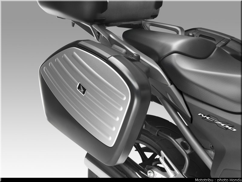 honda_2012_nc_700x_0055
