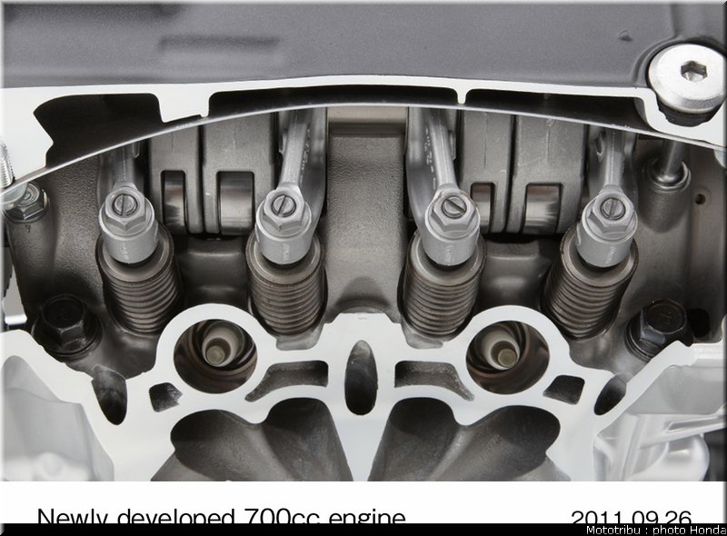 honda_2012_nc_700x_0074