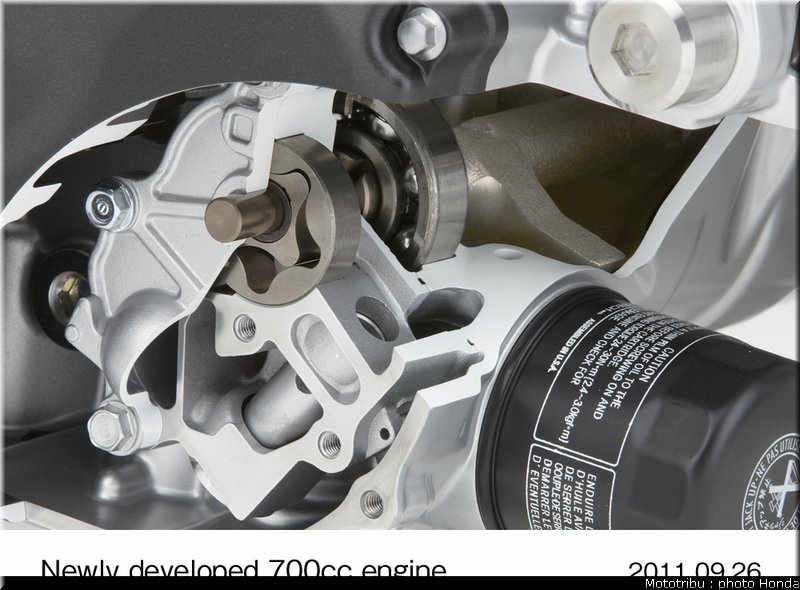 honda_2012_nc_700x_0078