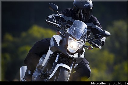 honda_2012_nc_700x_0003.jpg