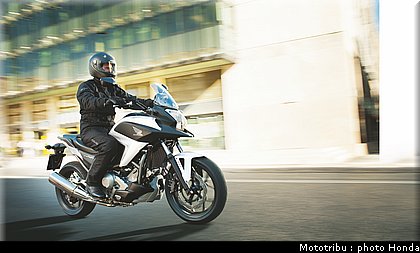 honda_2012_nc_700x_0004.jpg