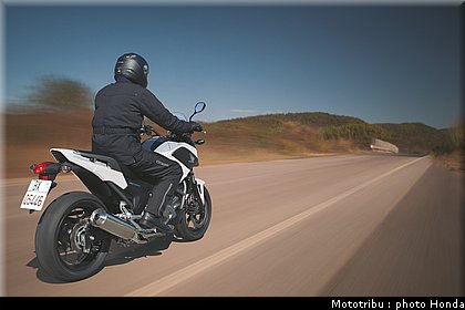 honda_2012_nc_700x_0007.jpg