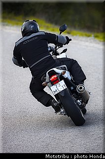 honda_2012_nc_700x_0012.jpg