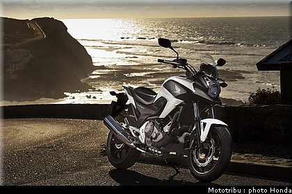 honda_2012_nc_700x_0013.jpg