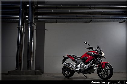honda_2012_nc_700x_0015.jpg