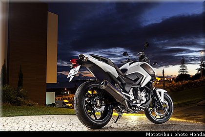 honda_2012_nc_700x_0016.jpg