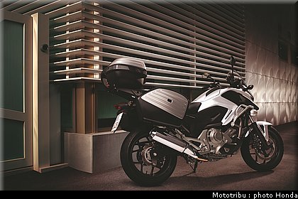 honda_2012_nc_700x_0021.jpg