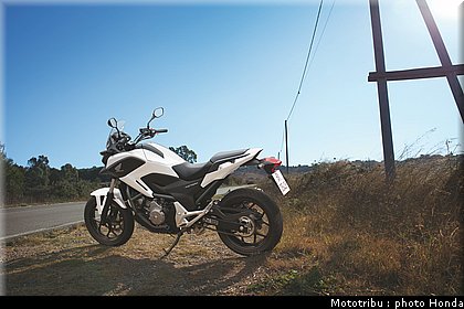 honda_2012_nc_700x_0022.jpg