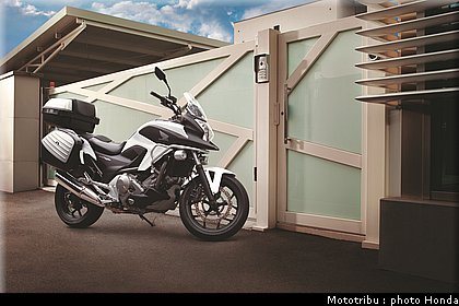 honda_2012_nc_700x_0023.jpg