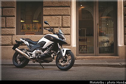 honda_2012_nc_700x_0024.jpg