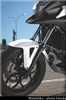 honda_2012_nc_700x_0027.jpg